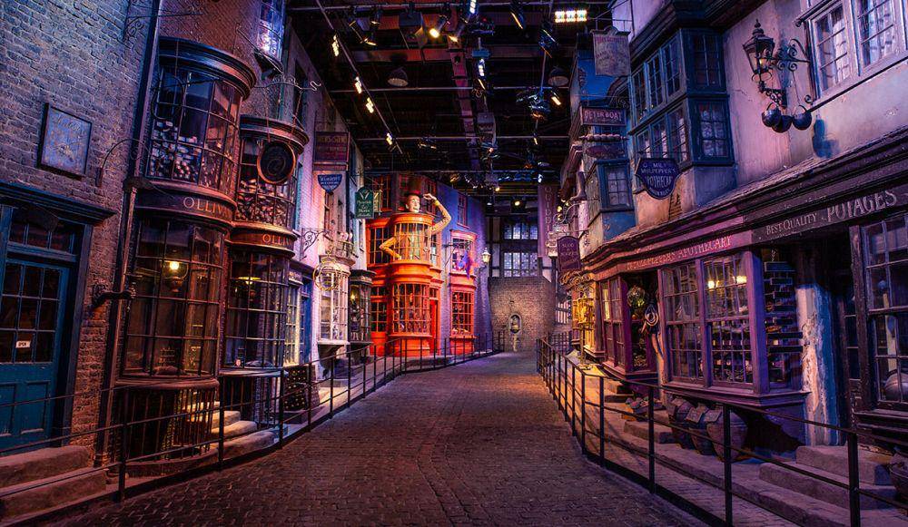 Suasana taman hiburan 'Warner Bros Studio Tour Tokyo - The Making of Harry Potter' di Jepang. (www.wbstudiotour.jp)