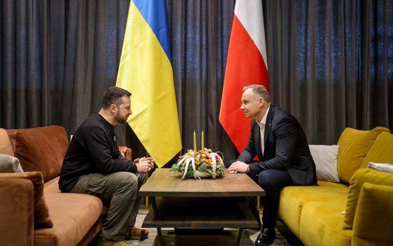 Presiden Ukraina Volodymyr Zelenskyy dan Presiden Polandia Andrzej Duda (Twitter.com/Andrzej Duda)