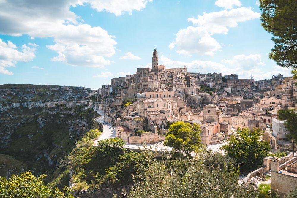 Matera (unsplash.com/Giulia Gasperini)