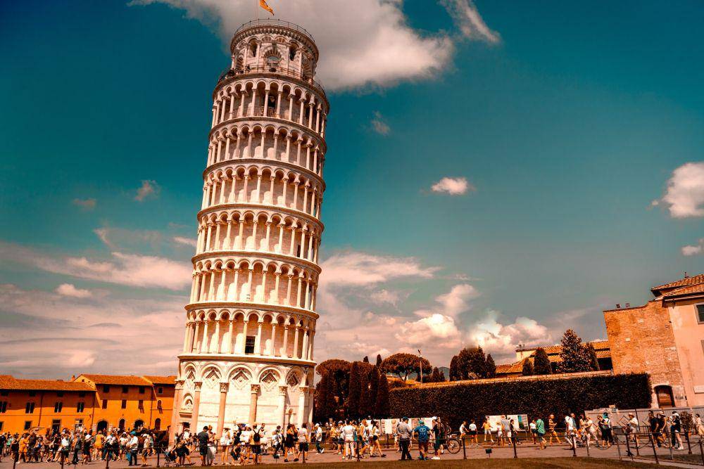 Pisa (unsplash.com/Heidi Kaden)