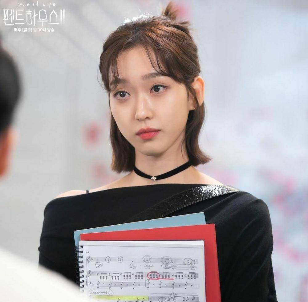 Han Ji Hyun di drama Penthouse (instagram.com/sbsdrama.official)