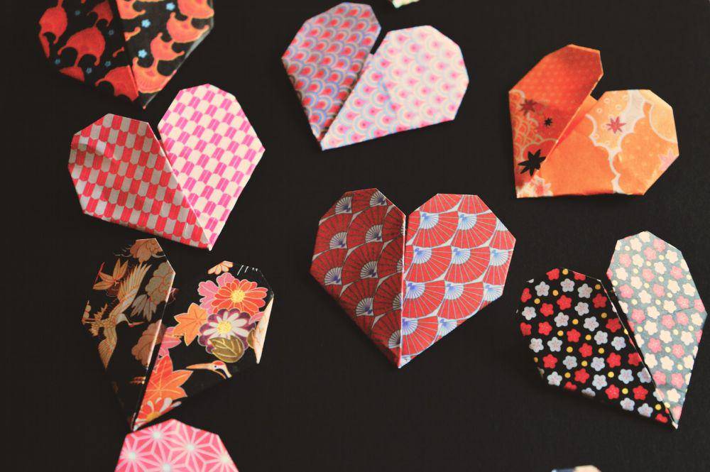 Ilustrasi origami berbentuk hati (pexels.com/han)