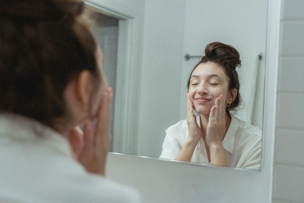 5 Pilihan Sabun Cuci Muka untuk Mendapatkan Kulit yang Lebih Cerah