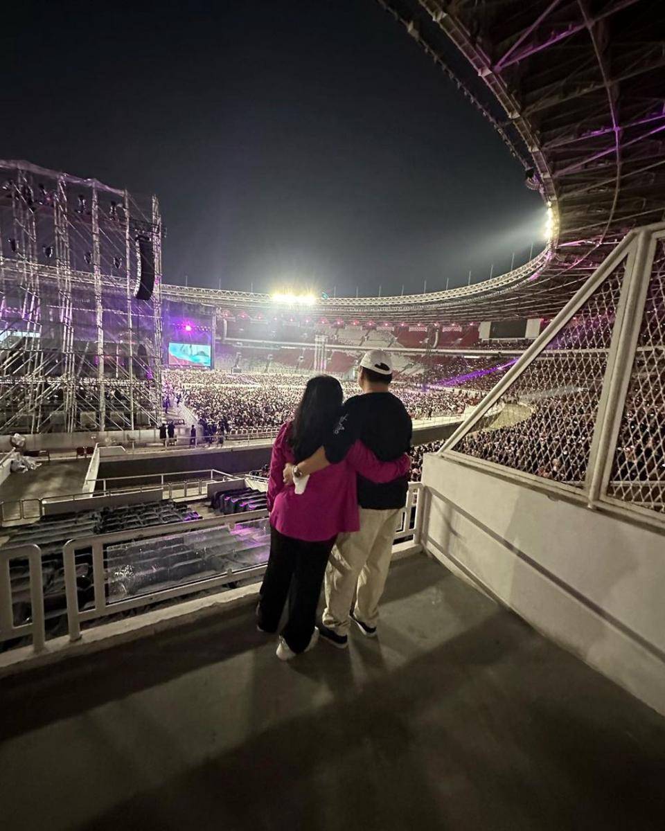 Airlangga Hartarto dan keluarga nonton BLACKPINK (instagram.com/yanti.airlangga)
