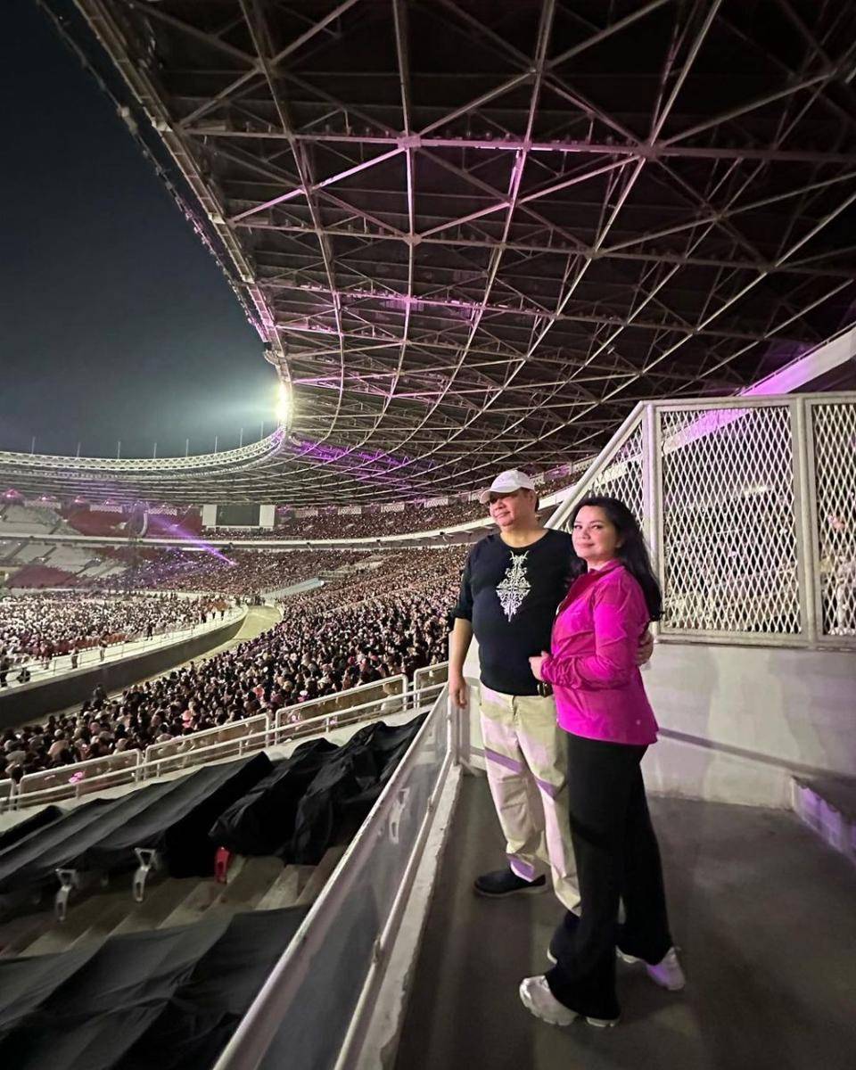 Airlangga Hartarto dan keluarga nonton BLACKPINK (instagram.com/yanti.airlangga)