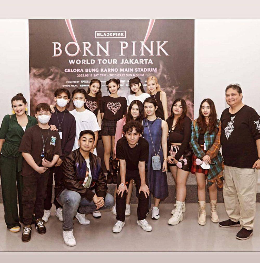 Airlangga Hartarto dan keluarga nonton BLACKPINK (instagram.com/yanti.airlangga)