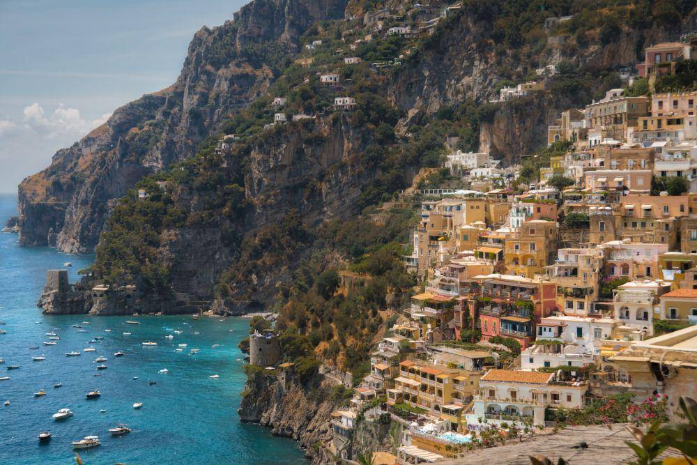 Positano (unsplash.com/Zach Callahan)