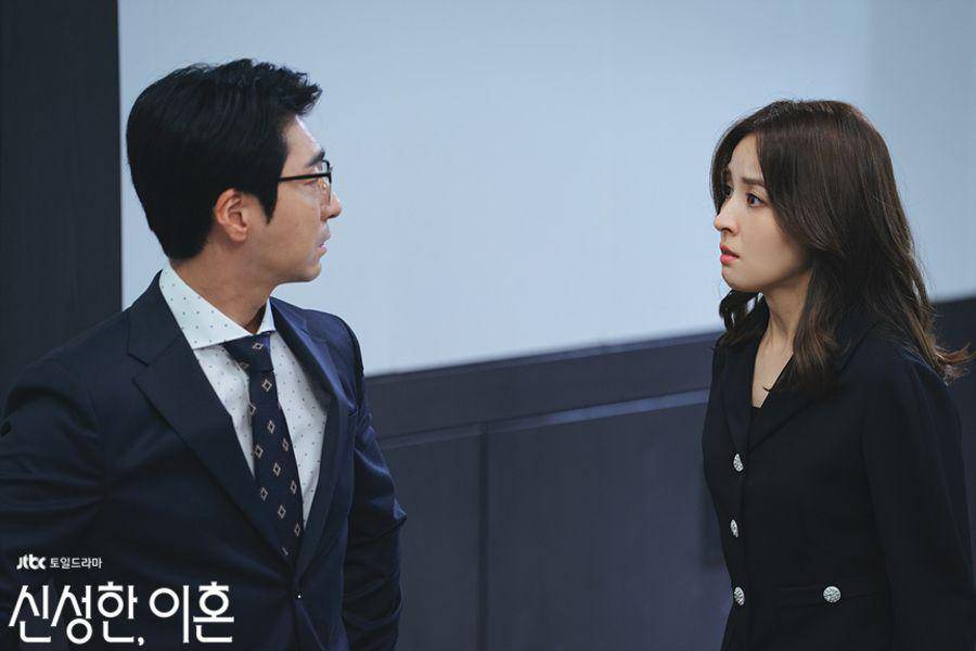 Han Hye Jin dan Park Jung Pyo di Divorce Attorney Shin (dok. JTBC/Divorce Attorney Shin)
