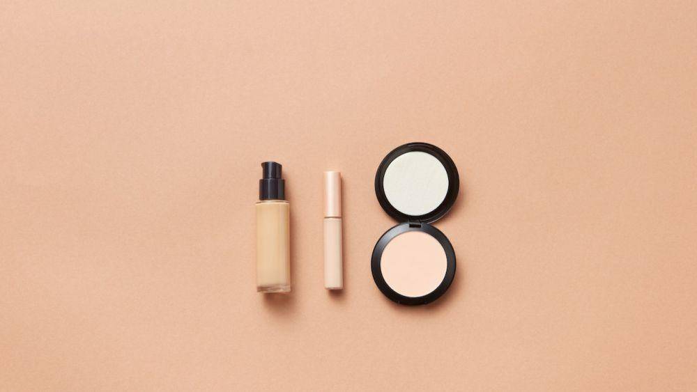 ilustrasi produk base make up (pexels.com/DS stories)