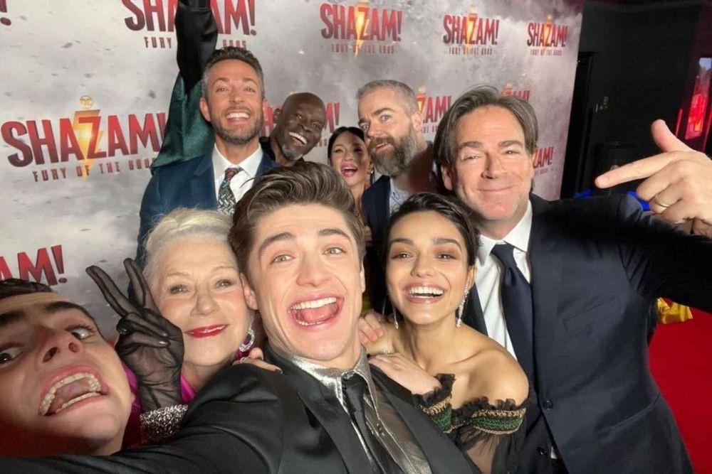 10 Potret Pemain Shazam! Fury of The Gods di Balik Layar, Kompak