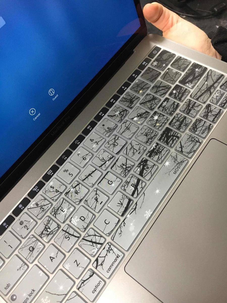 potret desain keyboard di luar nalar (reddit.com/user/_Evan-)