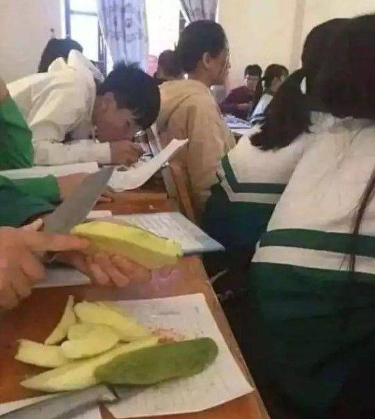 momen ajaib di bangku belakang kelas (twitter.com/txtdaripelajar)