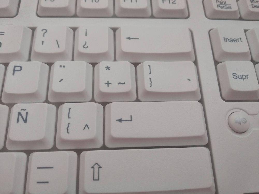 potret desain keyboard di luar nalar (reddit.com/user/fzt)