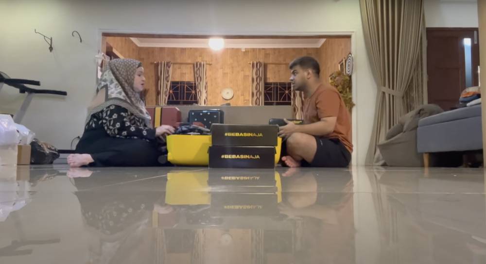 momen Pak Muh tiitp sepatu untuk Raffi dan Gigi (youtube.com/fadiljaidi7416)