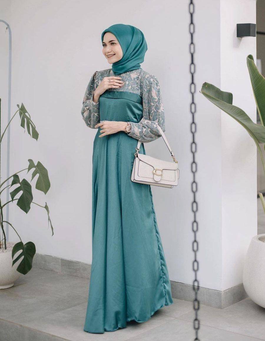 Dress Hijau Gelap (instagram.com/elsanoviolin)