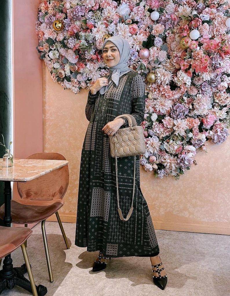 Dress Hijau Gelap (instagram.com/richaiskak)