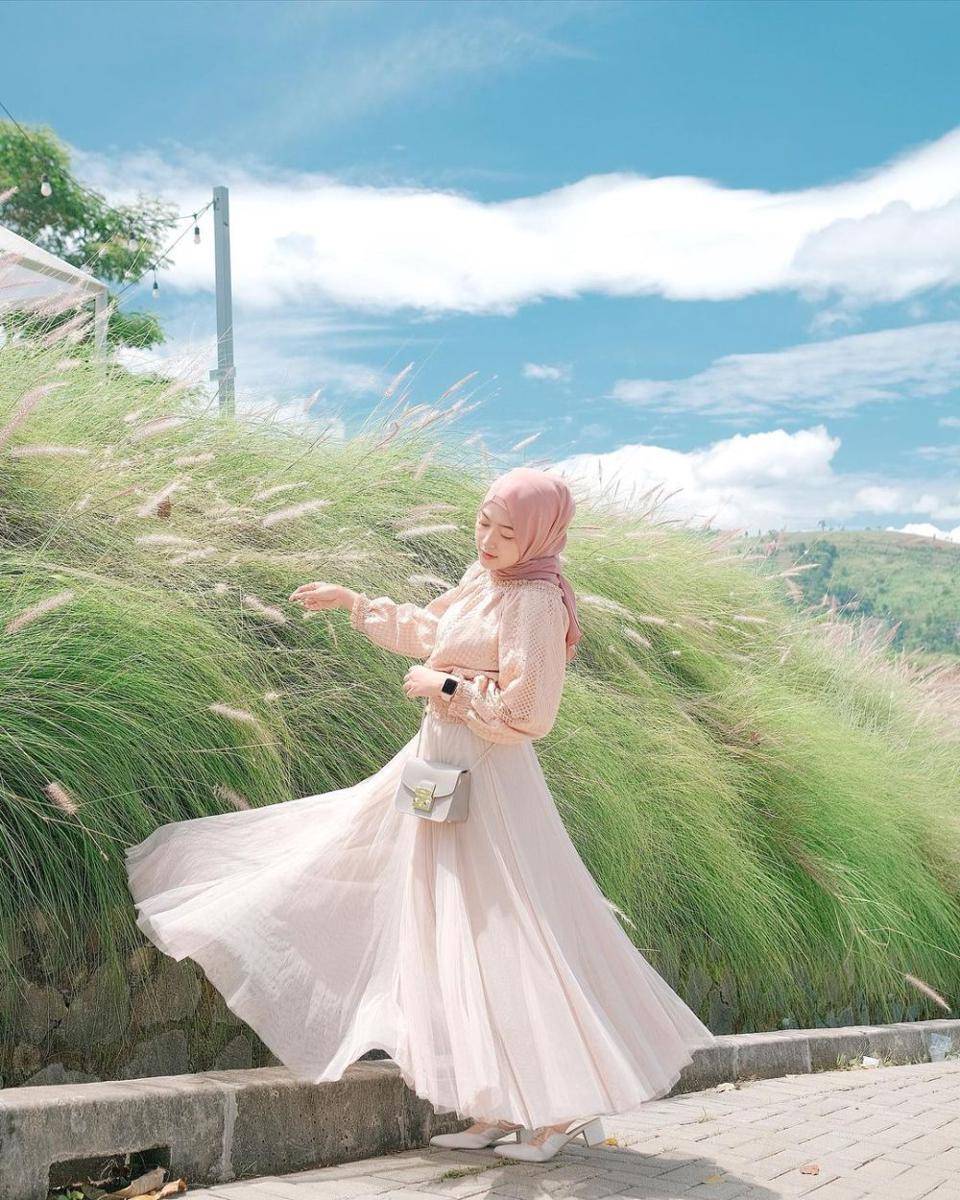 Padu padan outfit kasual dengan rok tutu (instagram.com/saritiw)