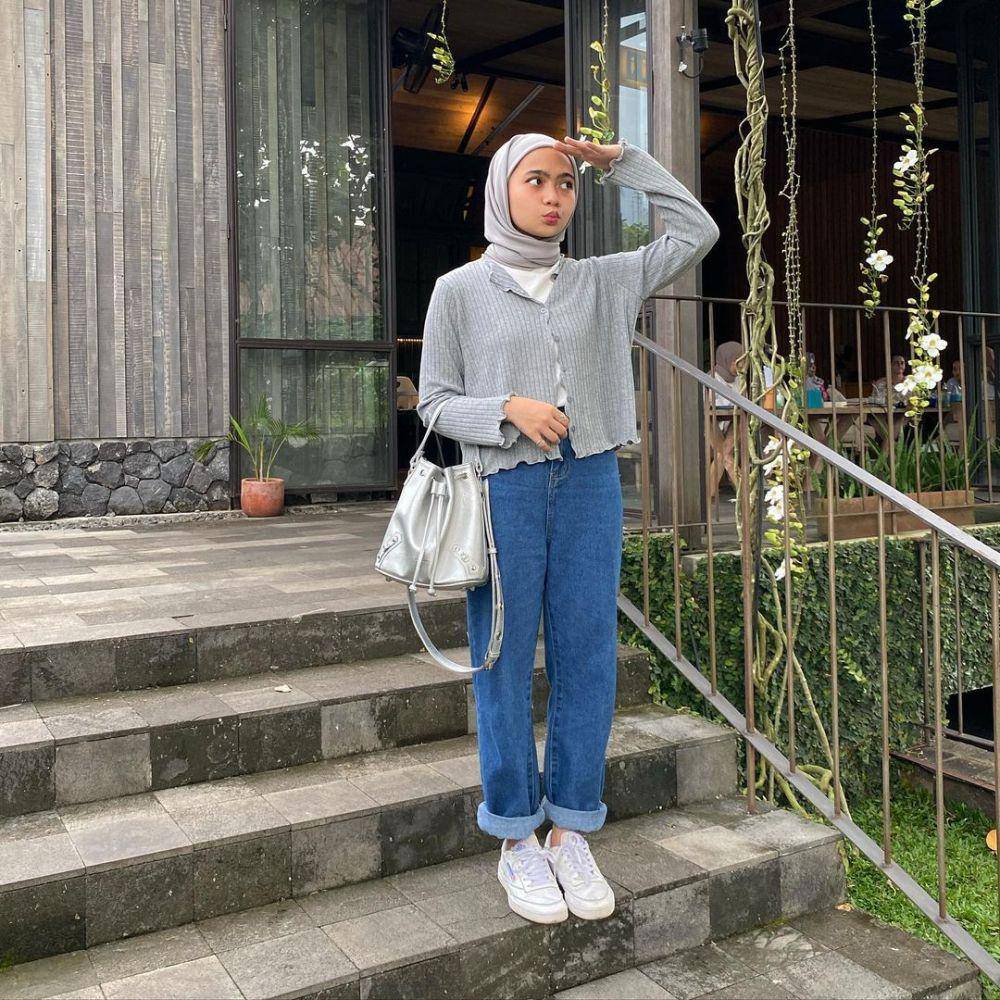 mix and match knit cardigan polos ala Maryam Nurul (instagram.com/maryamnurul)