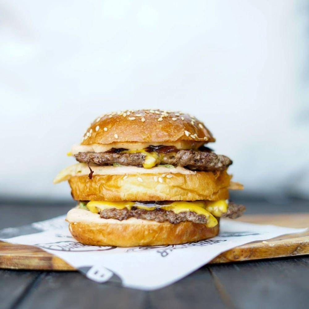 BB52 Burgers (instagram.com/bb52burgers)
