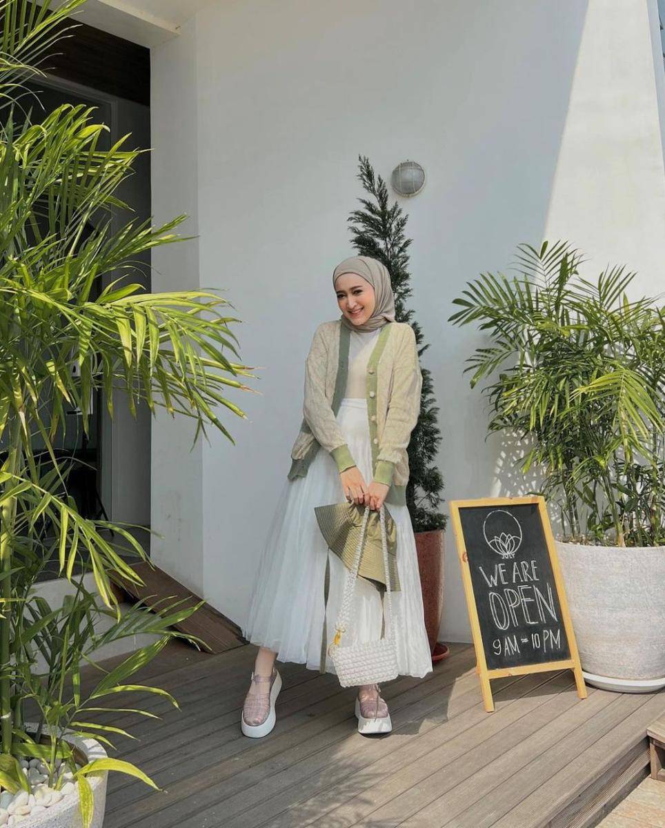 Padu padan outfit kasual dengan rok tutu (instagram.com/seviqfebinita)