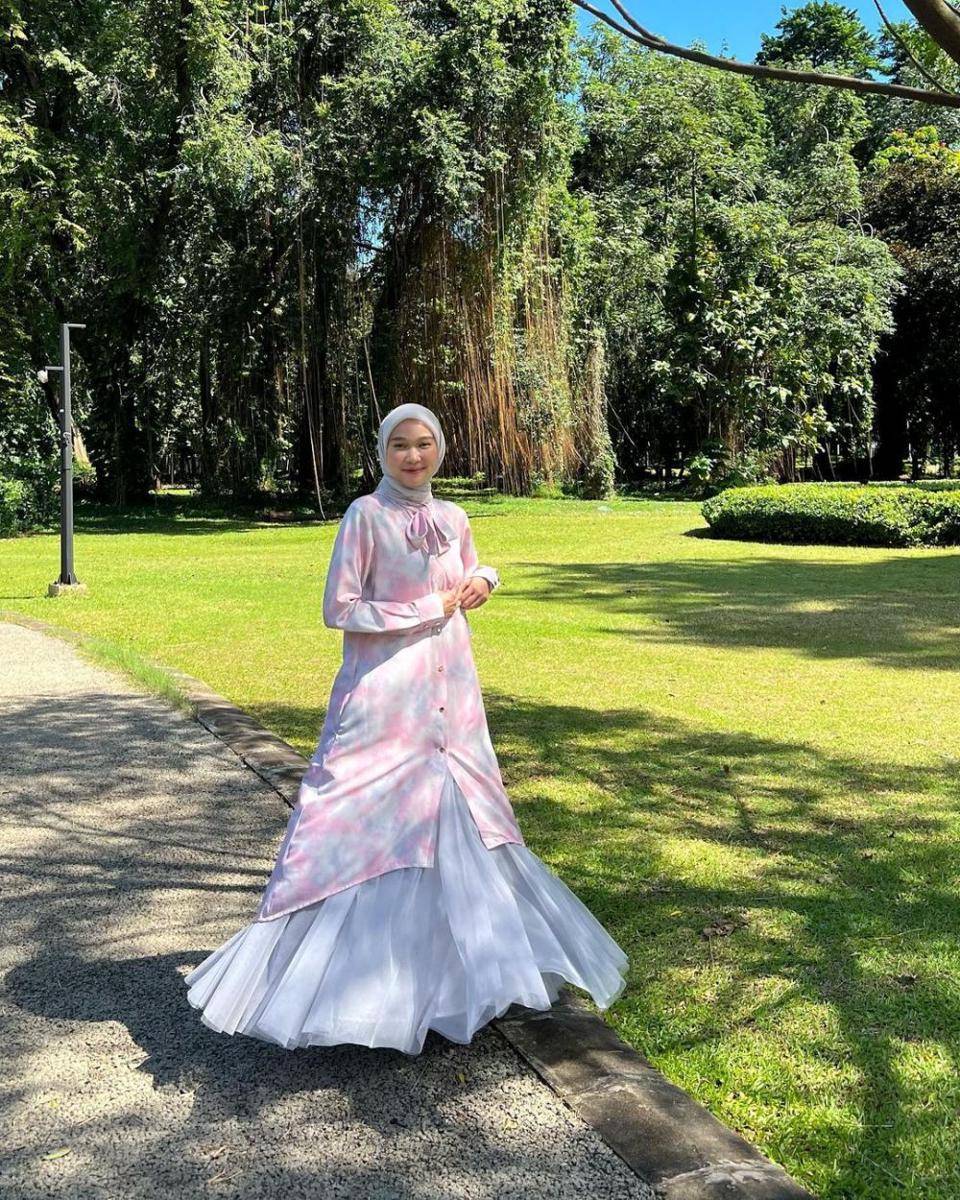 OOTD Hijab dengan Rok Tutu (instagram.com/nasariastri)
