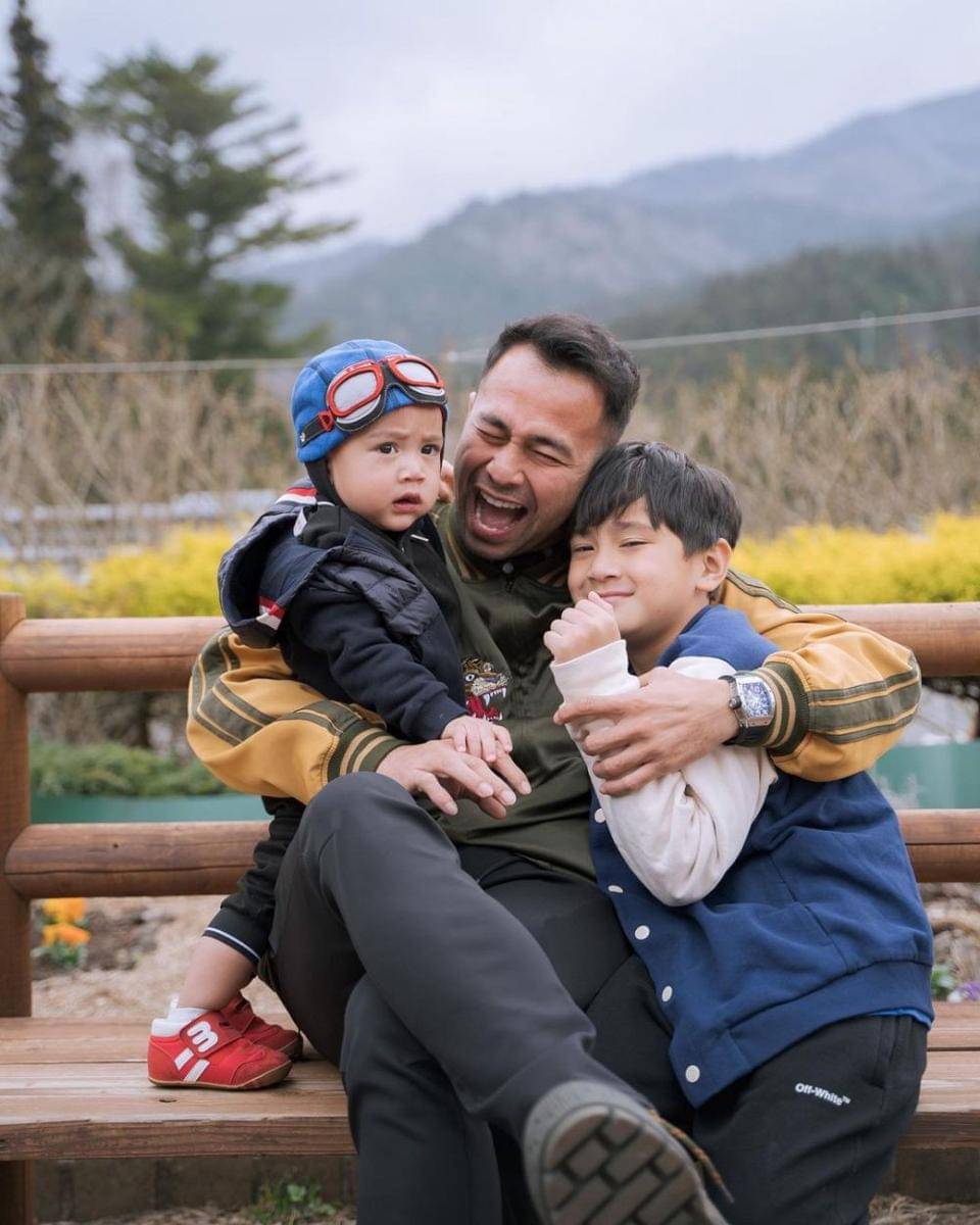 potret Rayyanza di Jepang (instagram.com/raffinagita1717)