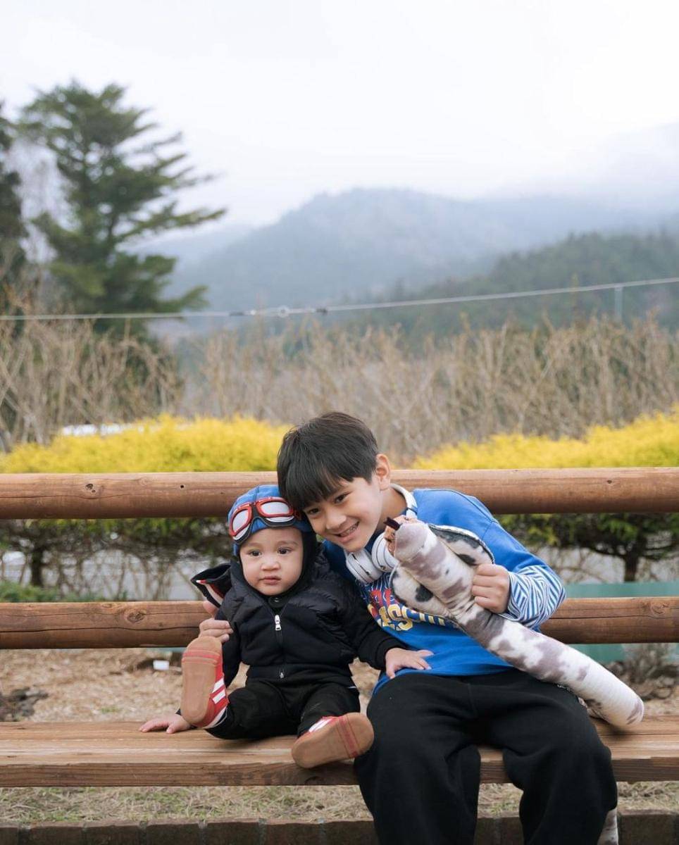 potret keluarga Raffi dan Nagita Slavina di Jepang (instagram.com/raffinagita1717)