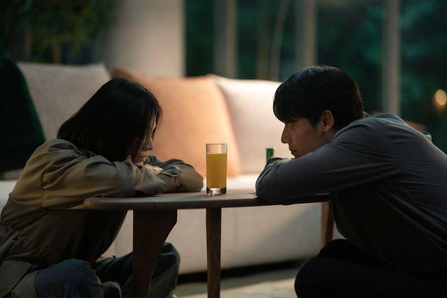 Song Hye Kyo dan Lee Do Hyun di The Glory Part 2 (twitter.com/NetflixID)
