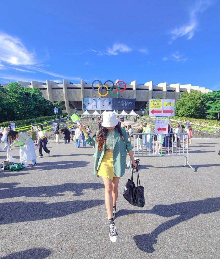 OOTD konser (instagram.com/dhitapedhe)