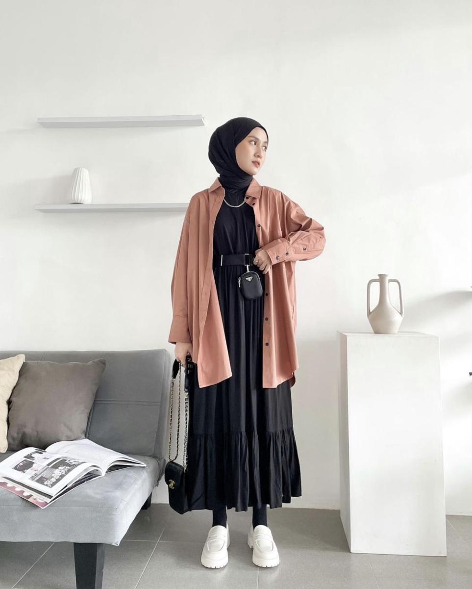 OOTD dress hitam (instagram.com/inasrana
