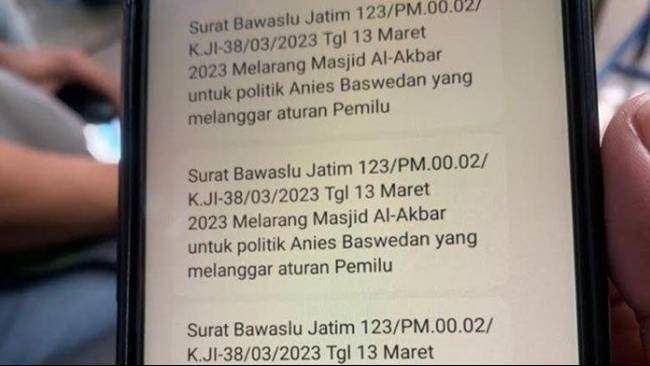 SMS berantai soal kedatangan Anies Baswedan di Masjid Al-Akbar Jawa Timur.