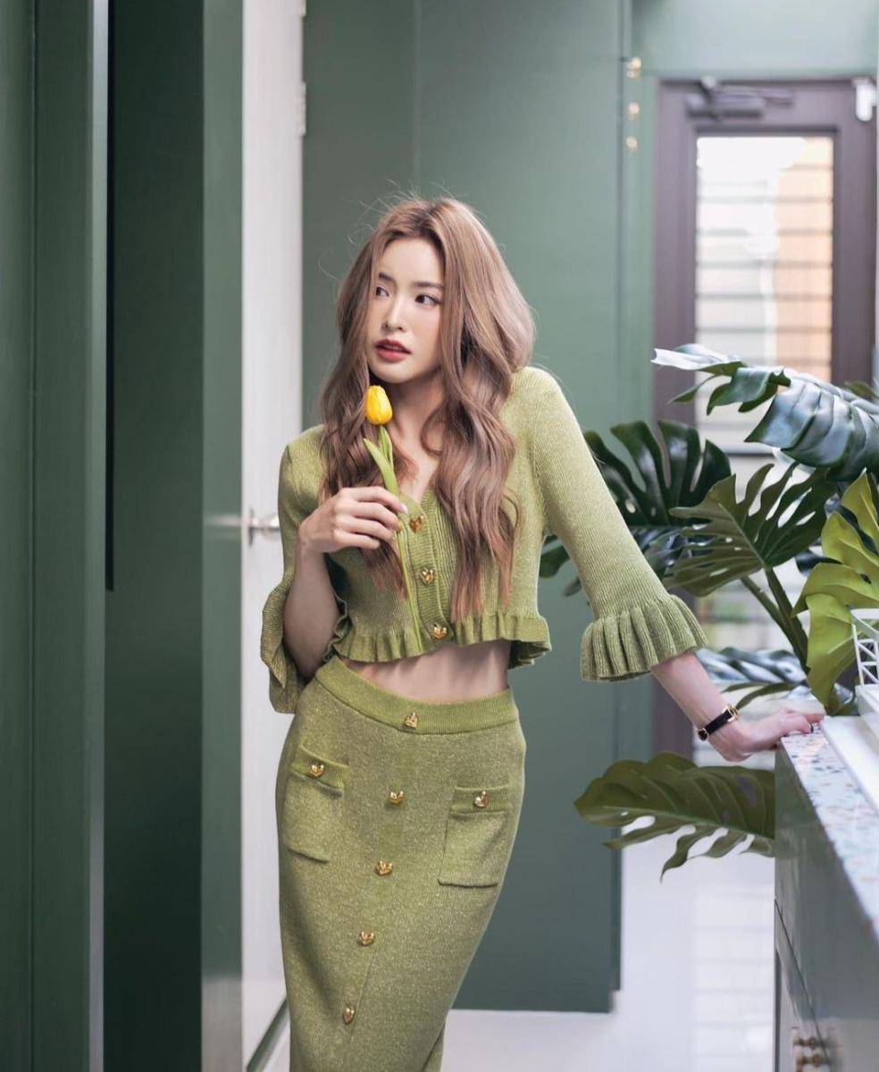 Lapassalan Jiravechsoontornkul (instagram.com/wjmild)
