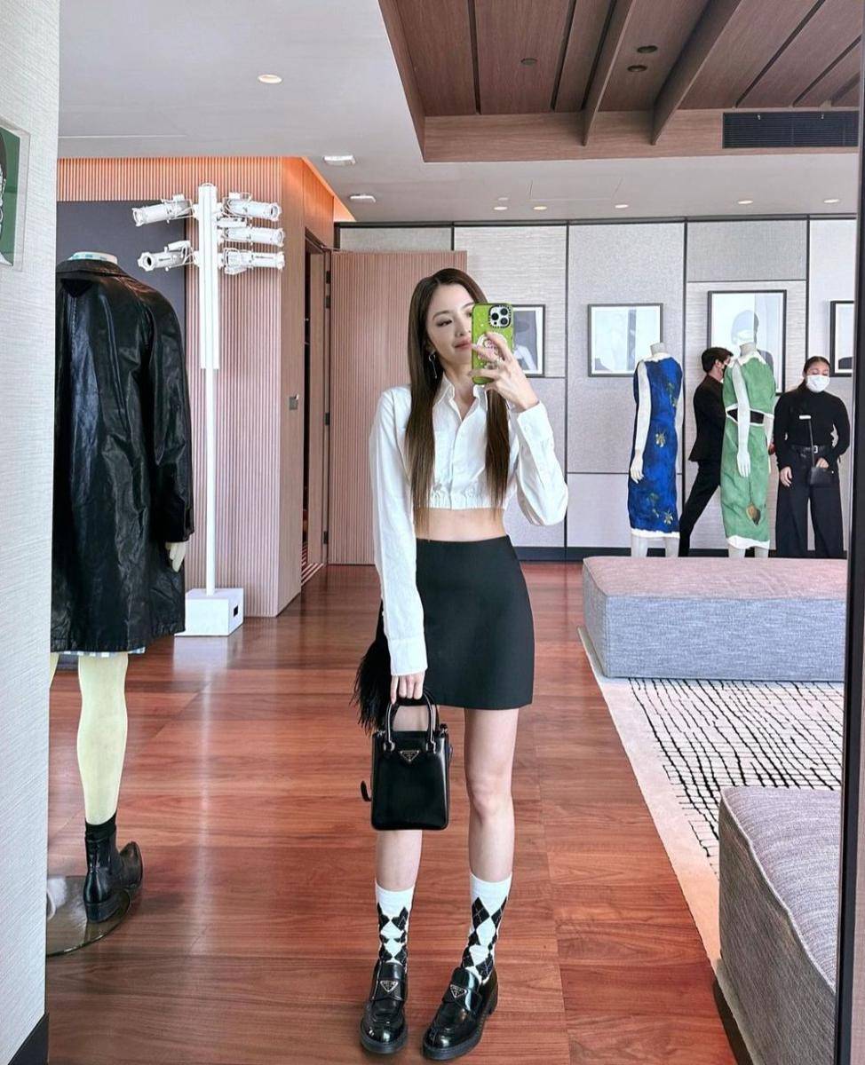 Lapassalan Jiravechsoontornkul (instagram.com/wjmild)