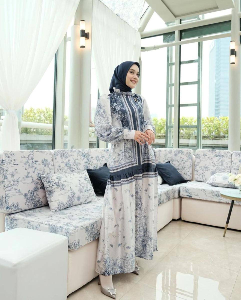 style kondangan full motif (instagram.com/tiqasya)