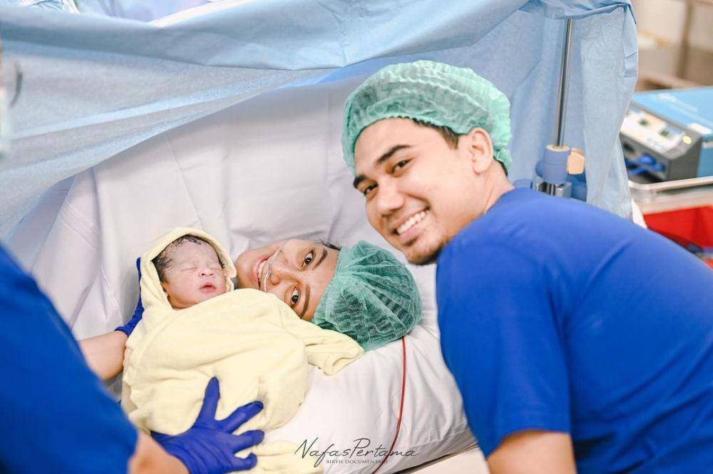 potret keluarga artis (Nafas Pertama via instagram.com/nailfadhly)