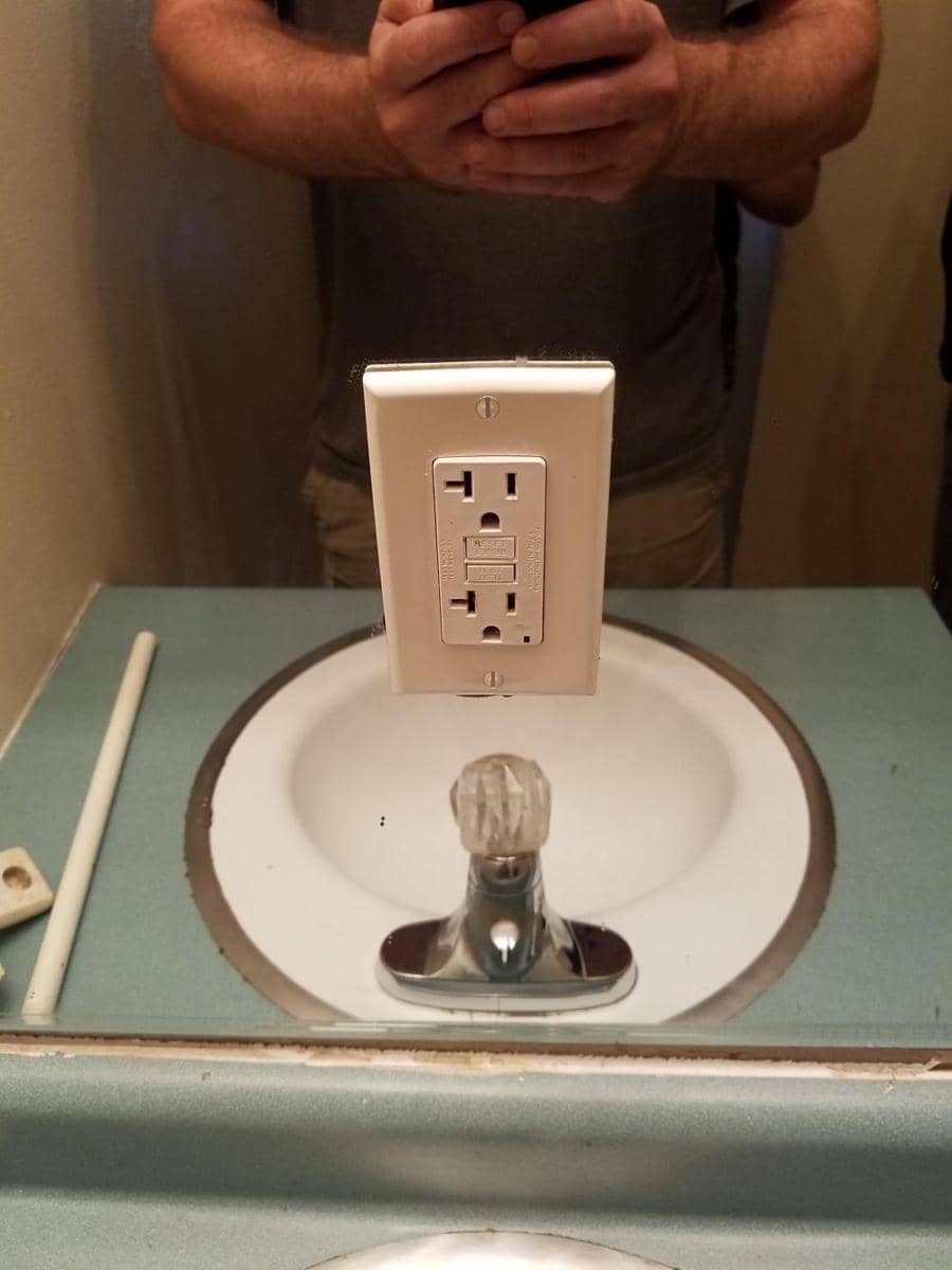 potret wastafel nyeleneh (reddit.com/user/RatifyingWayne)