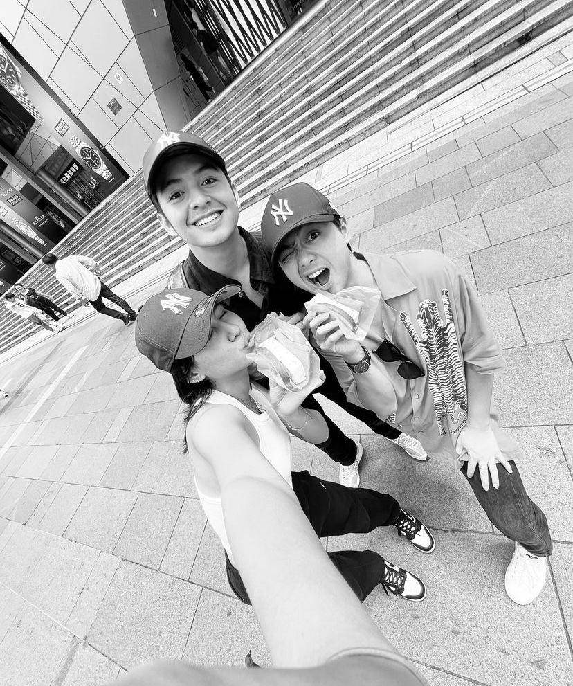 potret Angga Yunanda dan Shenina Cinnamon di Singapura (instagram.com/aryaibrahims)