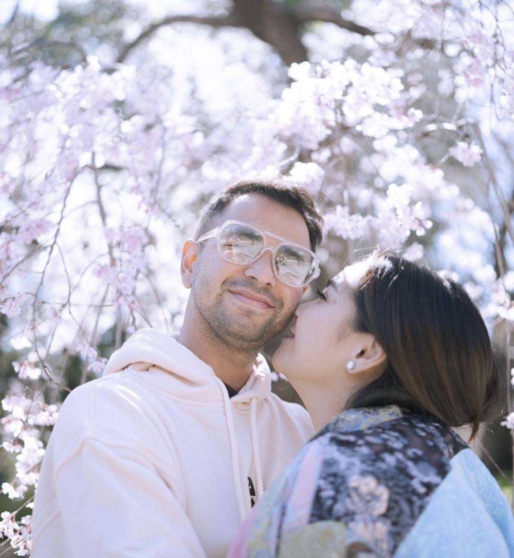 potret romantis Raffi dan Gigi di Jepang (instagram.com/raffinagita1717)