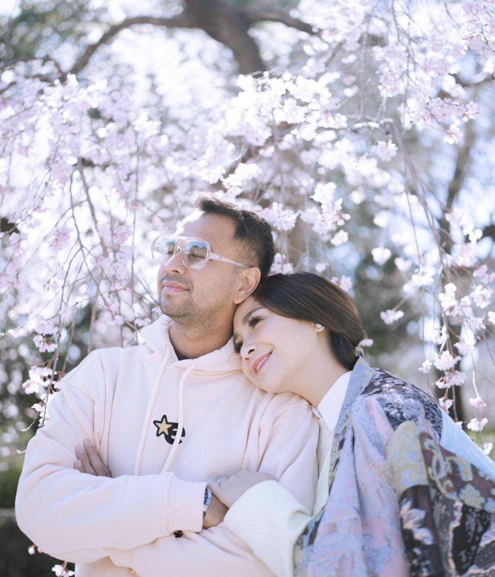 potret romantis Raffi dan Gigi di Jepang (instagram.com/raffinagita1717)