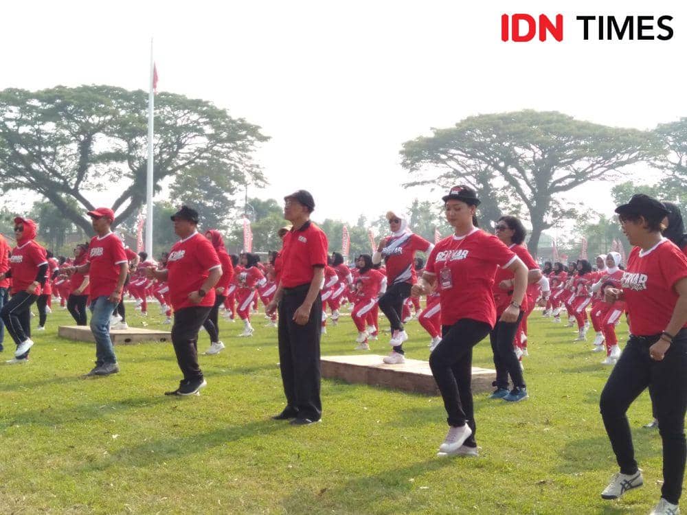 3.000 Kader Perempuan PDI P Bantul ikuti SICITA di Lapangan Trirenggo.(IDN Times/Daruwaskita)