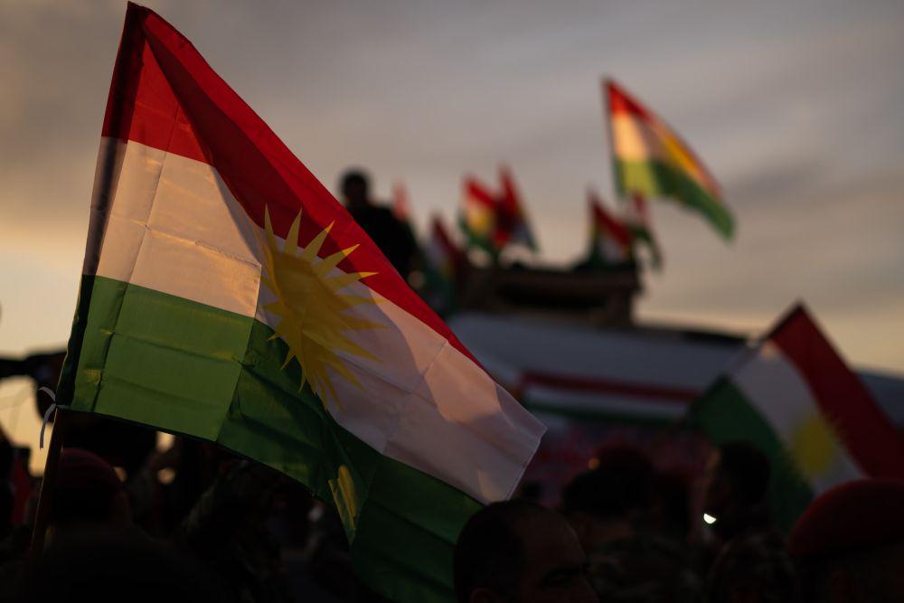 ilustrasi bendera wilayah Kurdistan (Unsplash.com/Levi Meir Clancy)