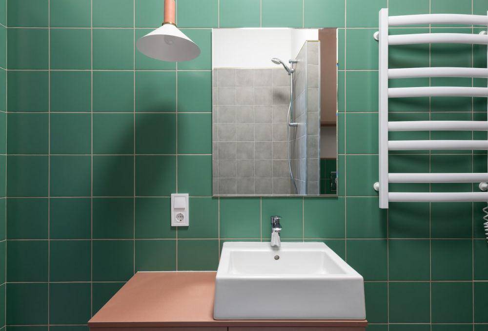 Bathroom hijau (Pexels.com/Max Rahubovskiy)