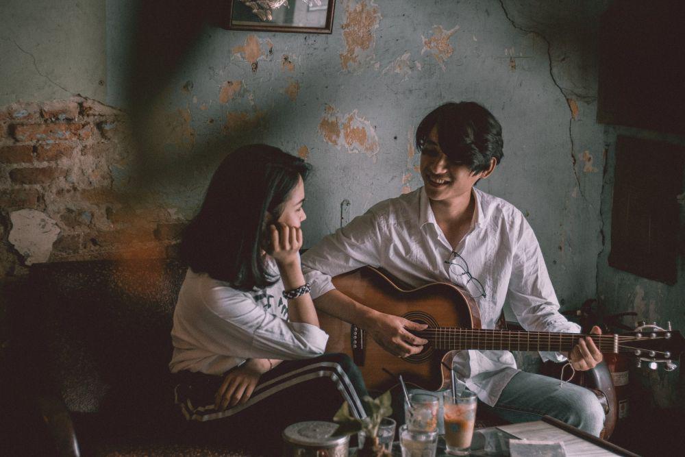 5 Alasan Pria Tertarik sama Perempuan yang Punya Passion