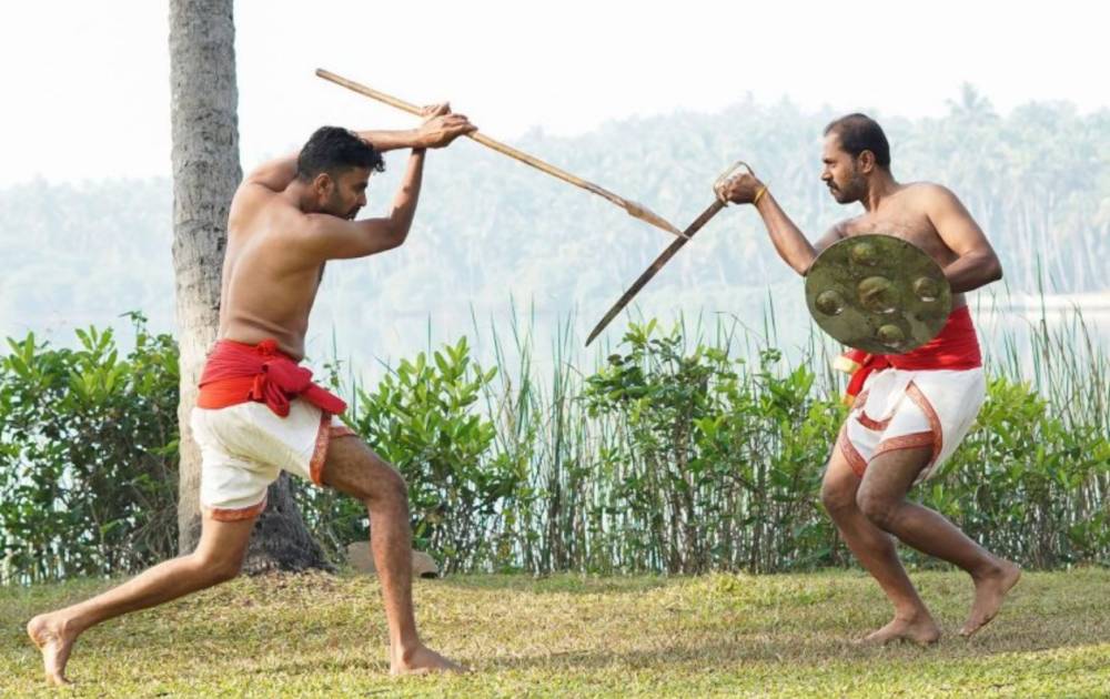 Kalarippayattu (adventurerivercruises.com)