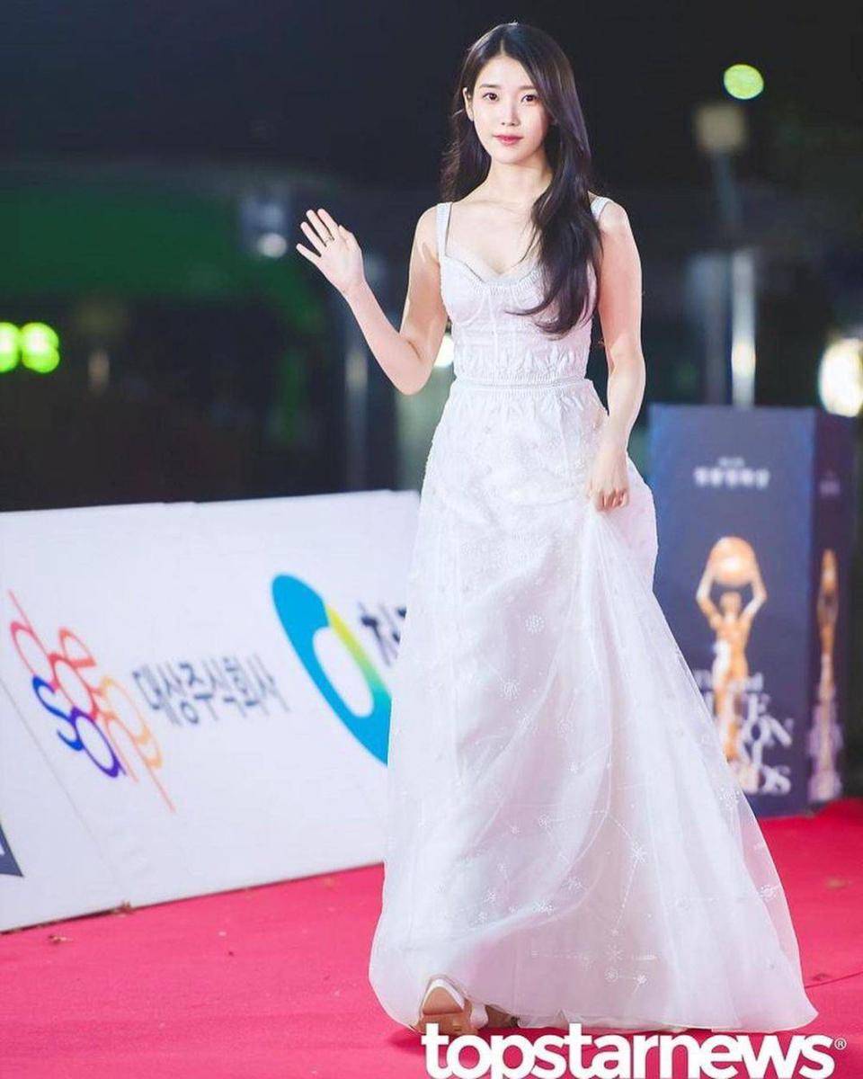 potret IU (instagram.com/dlwlrma)