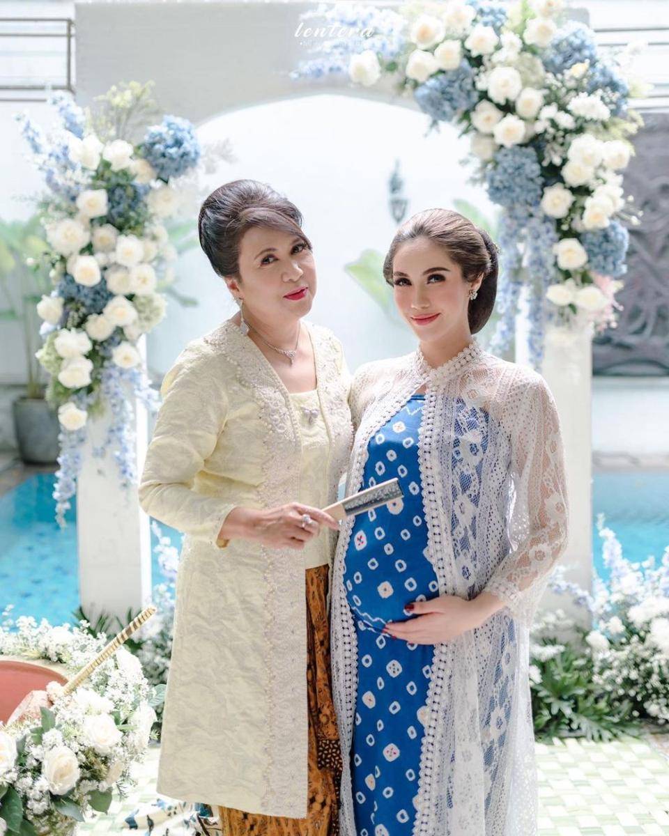 potret acara mitoni Syahra dan Denny (instagram.com/syahralarez_new)