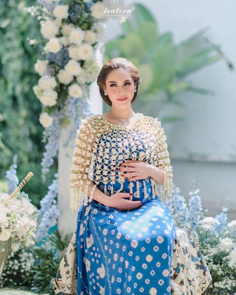 potret Syahra di mitoni 7 bulanan (instagram.com/syahralarez_new)