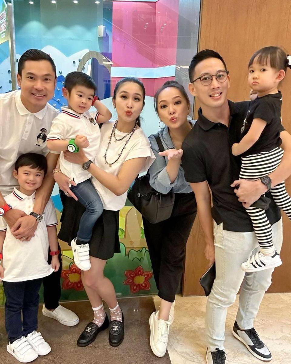 potret keluarga Sandra Dewi dan Yuanita Christiani (instagram.com/sandradewi88)