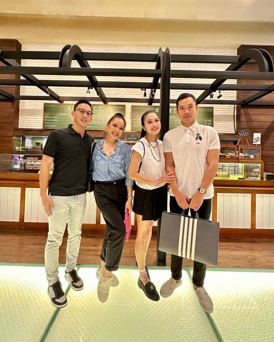 potret keluarga Sandra Dewi dan Yuanita Christiani (instagram.com/sandradewi88)