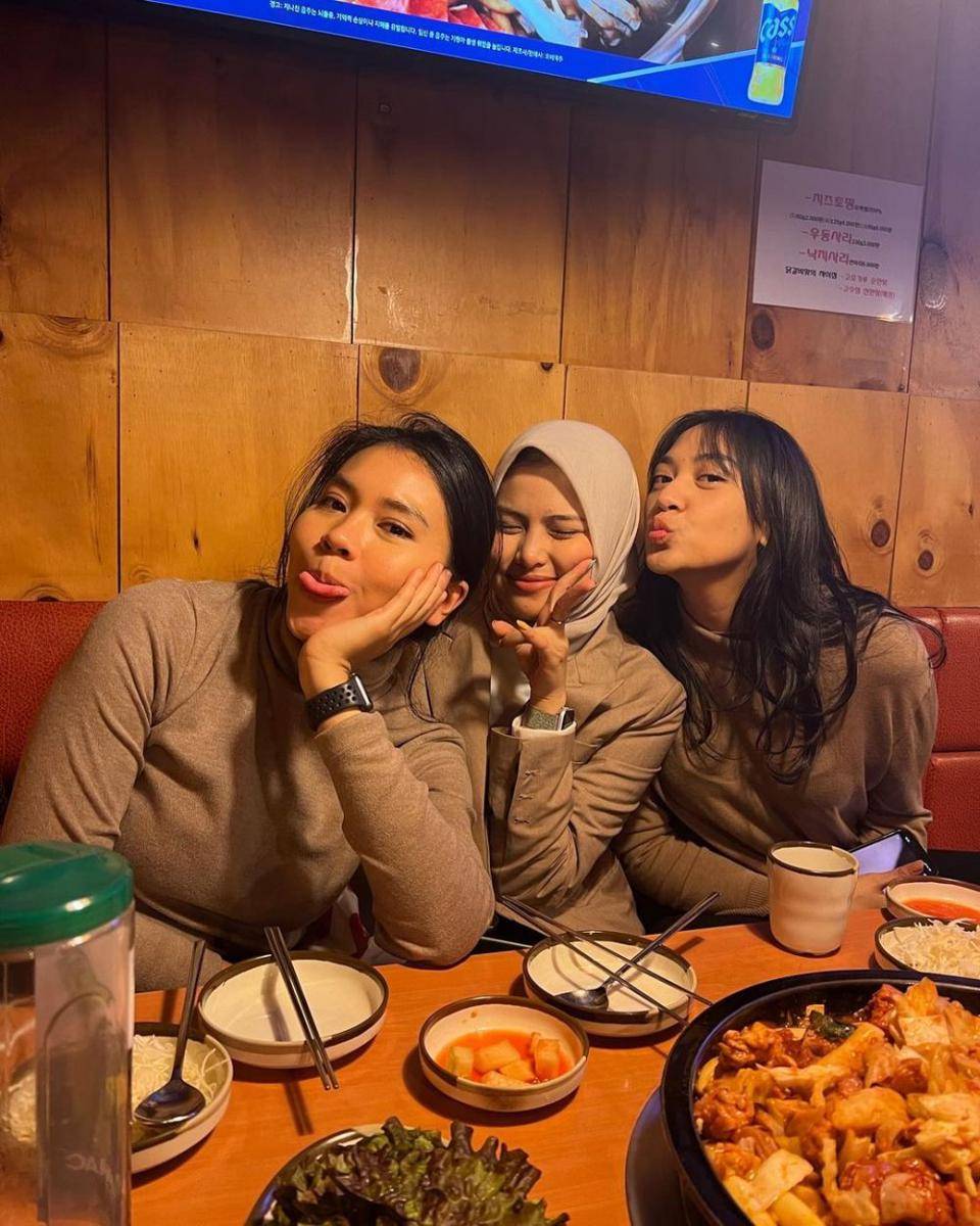 momen Putri Tanjung di Korea Selatan (instagram.com/putri_tanjung)
